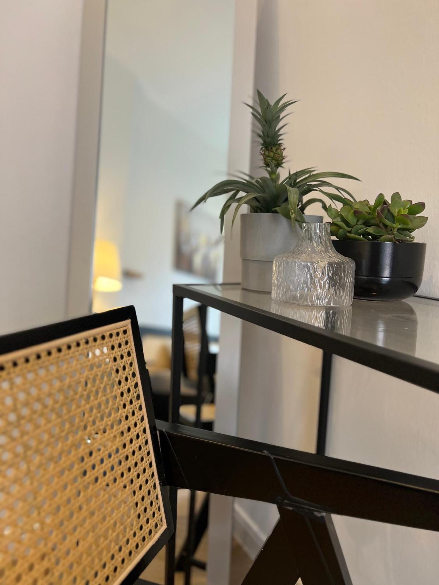 Modern Stay I Cosy & Central Apartments Κόμπλεντς Εξωτερικό φωτογραφία