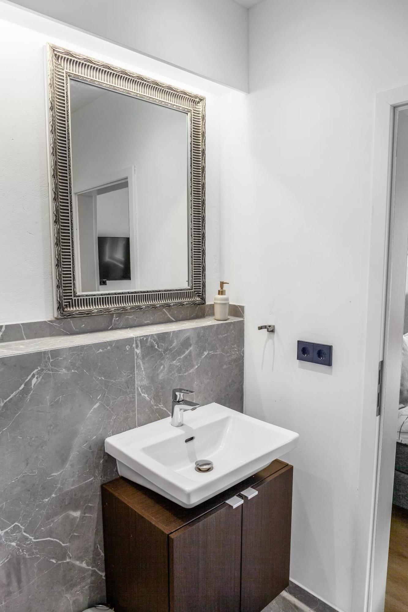 Modern Stay I Cosy & Central Apartments Κόμπλεντς Εξωτερικό φωτογραφία